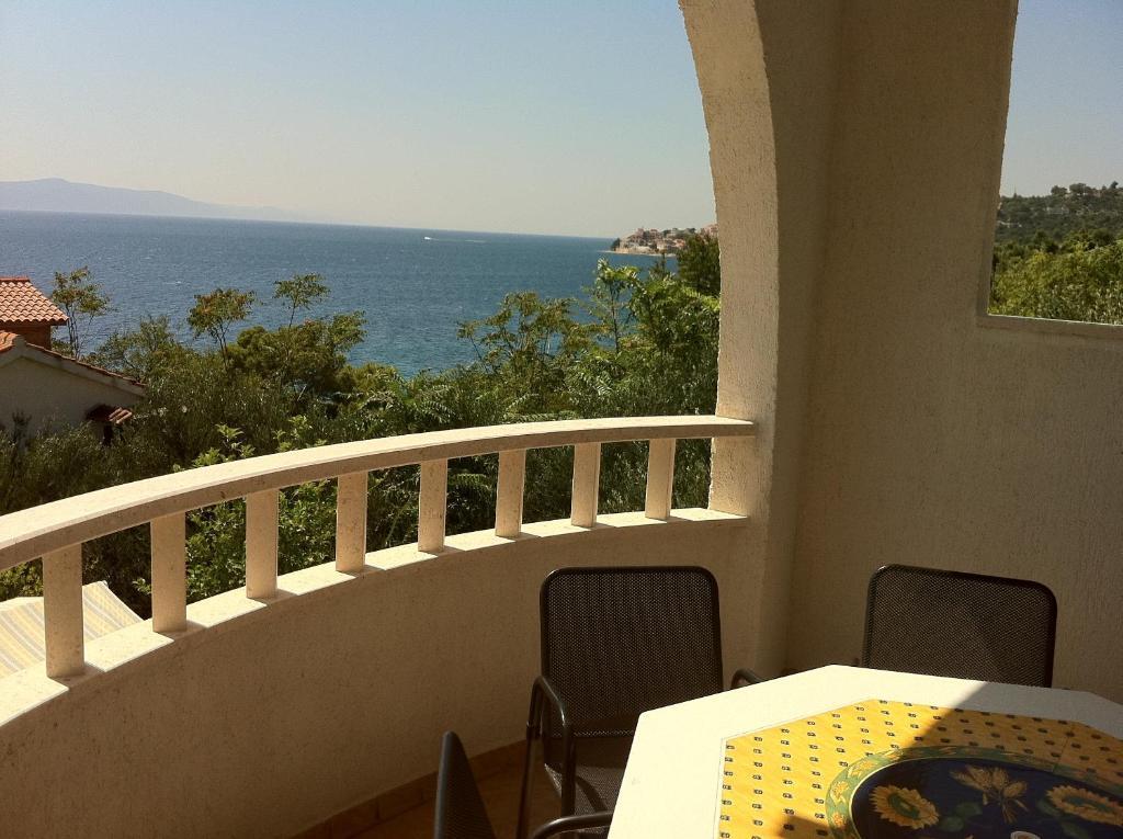 Apartments Vile Holiday Živogošće Rom bilde